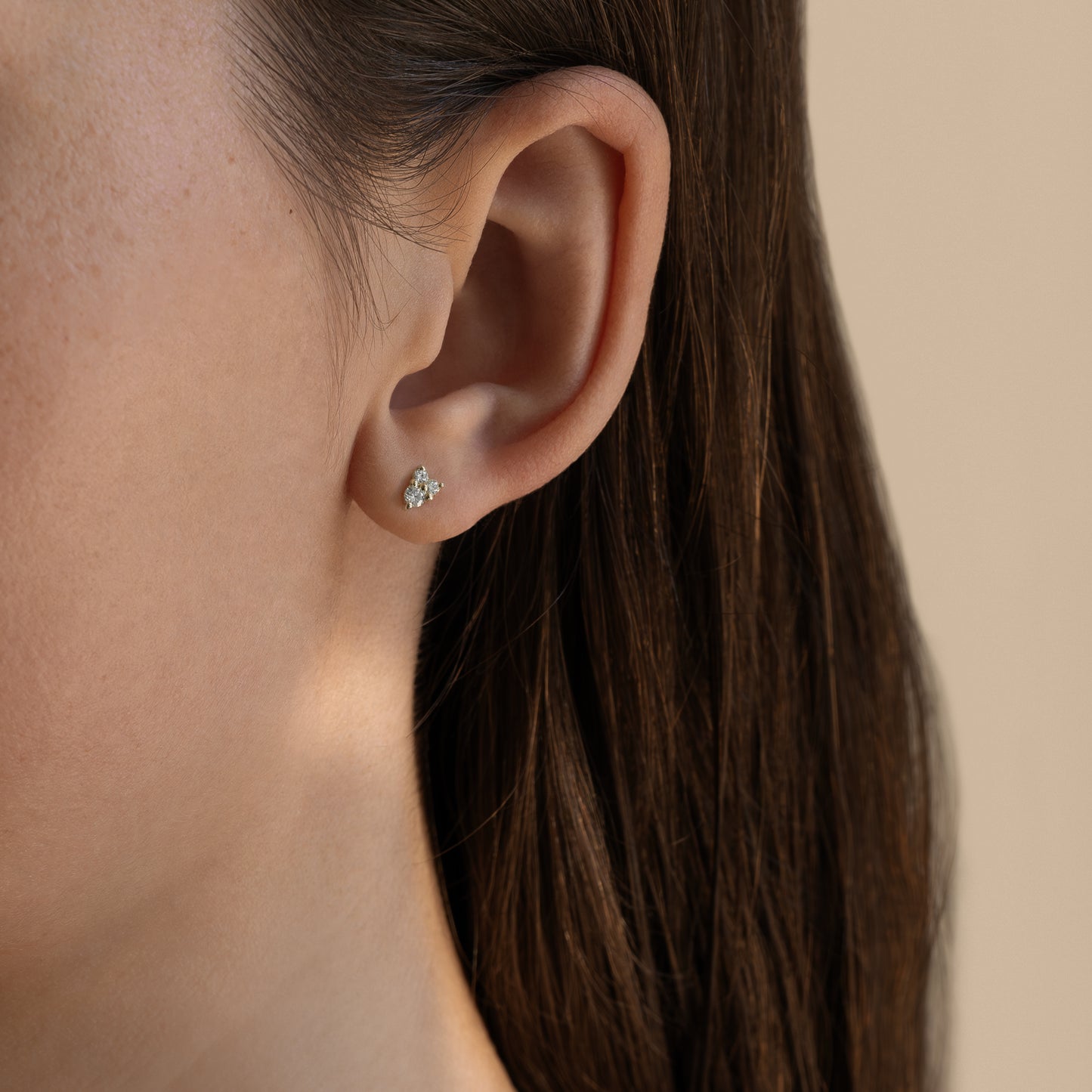 Floriana ear studs ørestikker øreringe 9k 375 guld solid gold feminine feminin diamond diamant dainty intricate classic klassisk simple simpel modern minimal timeless elegant handcraftedcph handcrafted jewelry copenhagen handmade danish design contemporary mix match