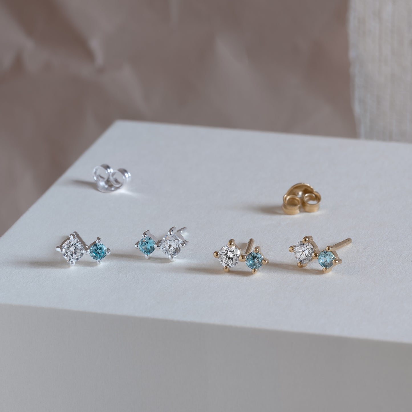 April ear studs ørestikker øreringe 925 silver 18k gold plated guldbelagt forgyldt sølv sten zirconia krystal feminine simple simpel modern handcraftedcph handcrafted jewelry copenhagen handmade danish design contemporary white hvid blue blå