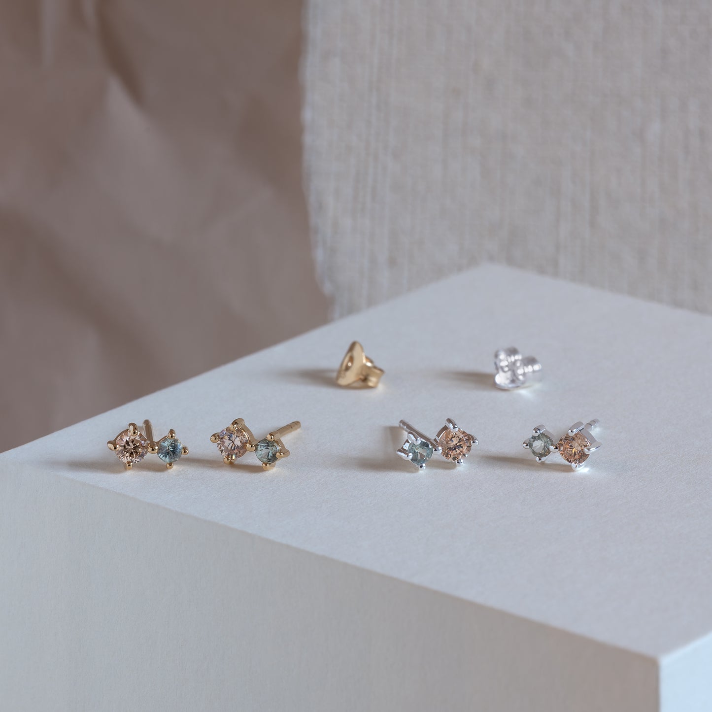 April ear studs ørestikker øreringe 925 silver 18k gold plated guldbelagt forgyldt sølv sten zirconia krystal feminine simple simpel modern handcraftedcph handcrafted jewelry copenhagen handmade danish design contemporary champagne green grøn