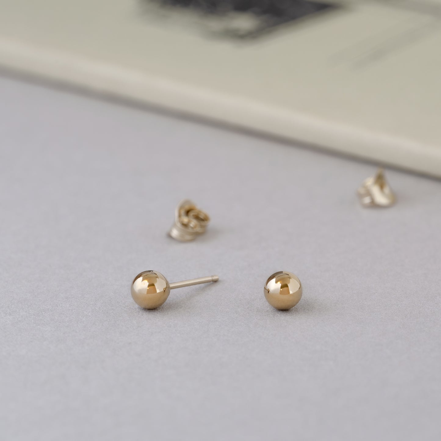 Ball Ear Studs - 14k