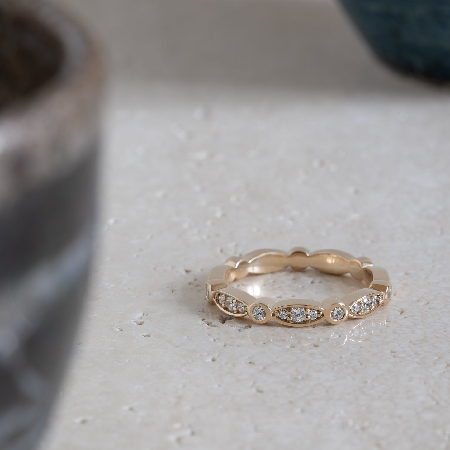 engagement ring forlovelsesring wedding ring vielsesring guld 14 karat gold diamonds diamanter art deco elegant classic design klassisk design bryllup