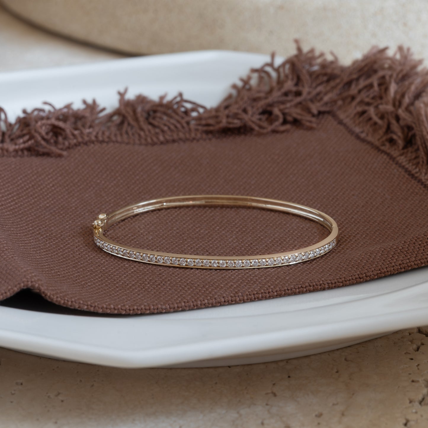 bracelet armbånd diamanter diamonds solid gold guld gift gave klassisk classic design