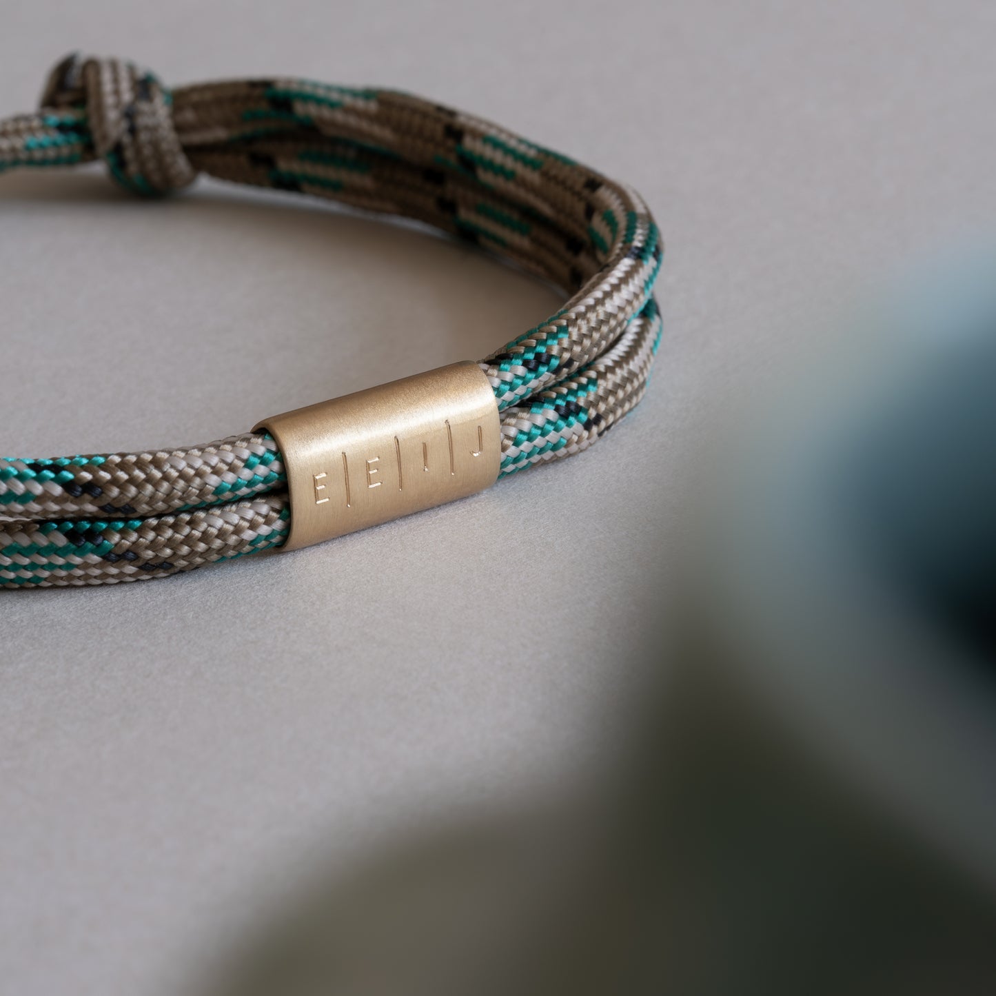 Cyrus paradors bracelet armbånd  925 silver sølv forgyldt 18k gold plated shiny plate plade snor gravering personlig personal personalizable maskulin masculine mænd men sommer summer chunky classic klassisk simple simpel modern timeless elegant handcraftedcph handcrafted jewelry copenhagen handmade danish design contemporary mix match