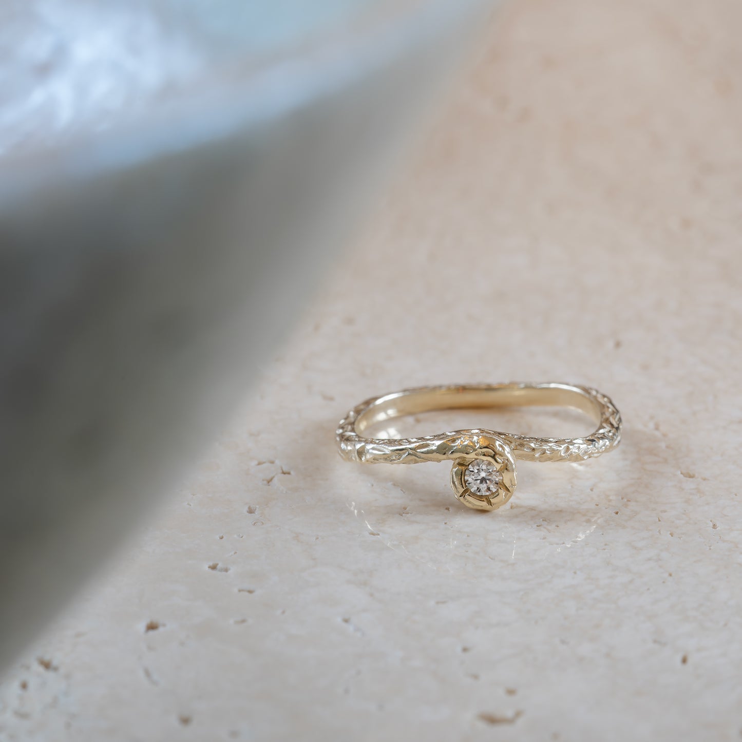 ring moissanite 9k gold guld solid gold organic organisk ring