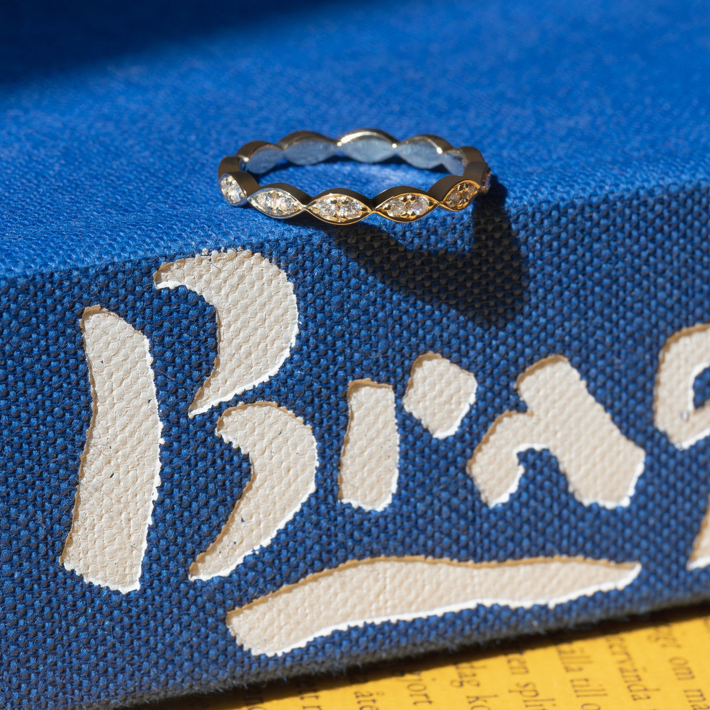 Edith Ring 375 9k solid gold massivt guld Art Deco klassisk classic classical feminine moissanite sten gemstone handcraftedcph handcrafted jewelry copenhagen handmade danish design contemporary simple statement marquise