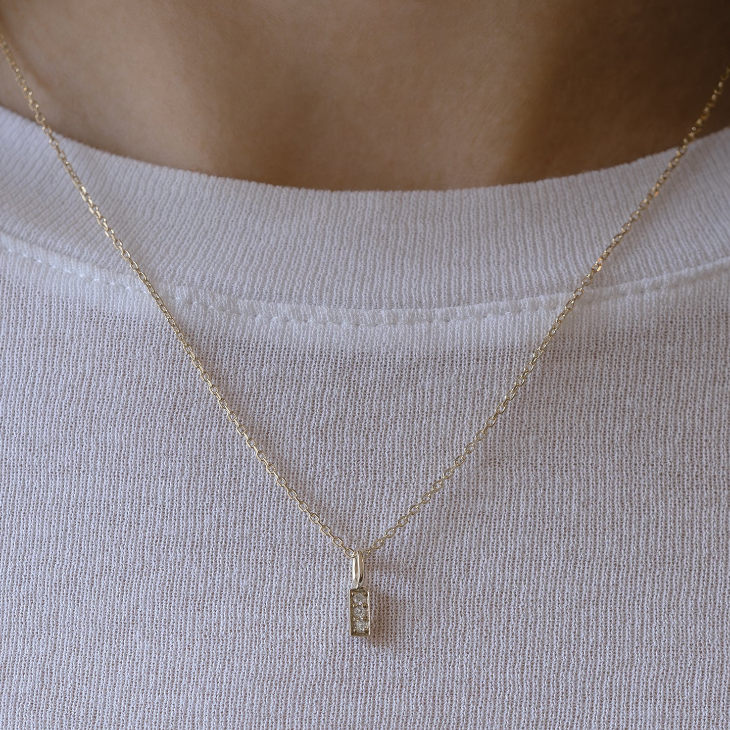 Eleanor diamond charm 375 9k solid gold massivt guld vedhæng halskæde pendant HandcraftedCPH handcrafted handmade Copenhagen Danish design dainty cute feminine feminin slim diamond cut kæde classic elegant
