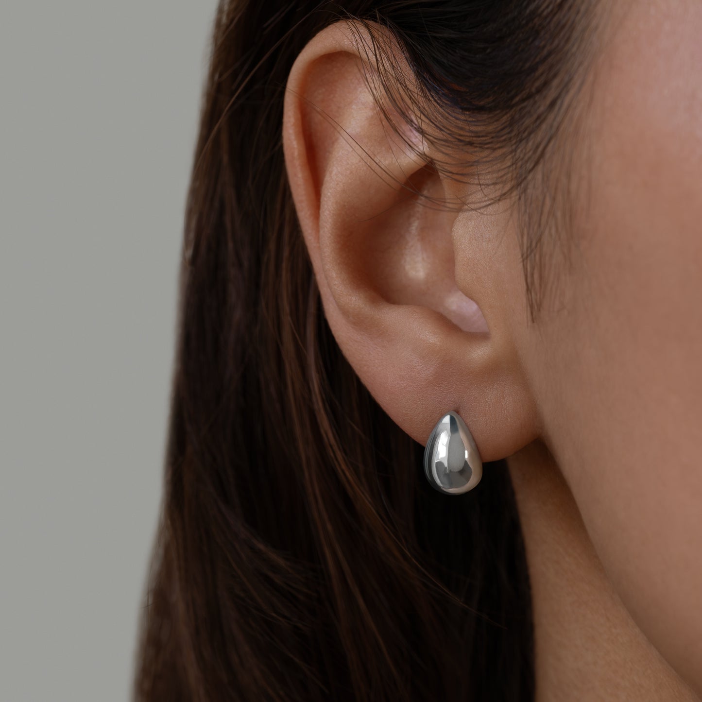 earring ørering ear stud sterling silver sølv forgyldt handcraftedcph copenhagen københavn moderne contemporary simple classic klassisk design elegant modern jewelry