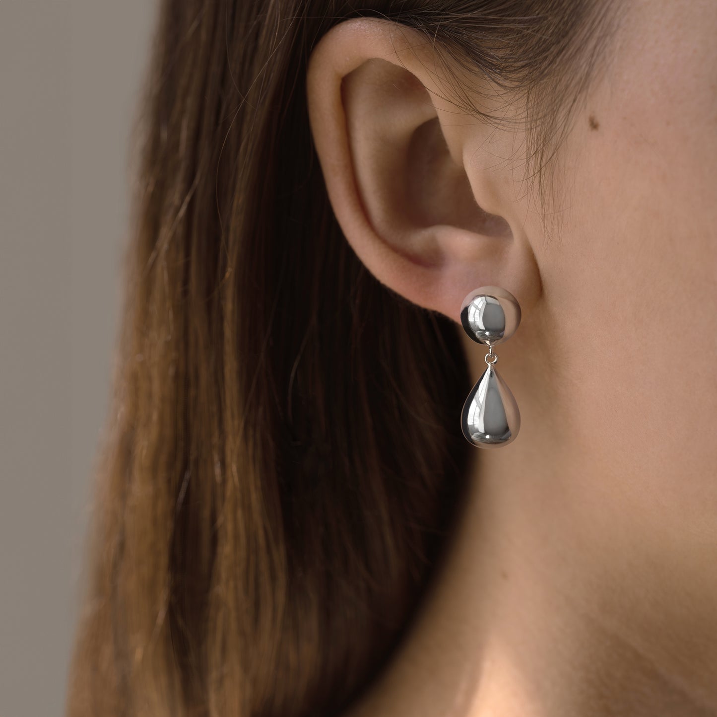 leah ear studs earrings silver sølv 18k gold plated forgyldt handmade danish design handcrafted handcraftedcph sphere chunky volume ørestikker