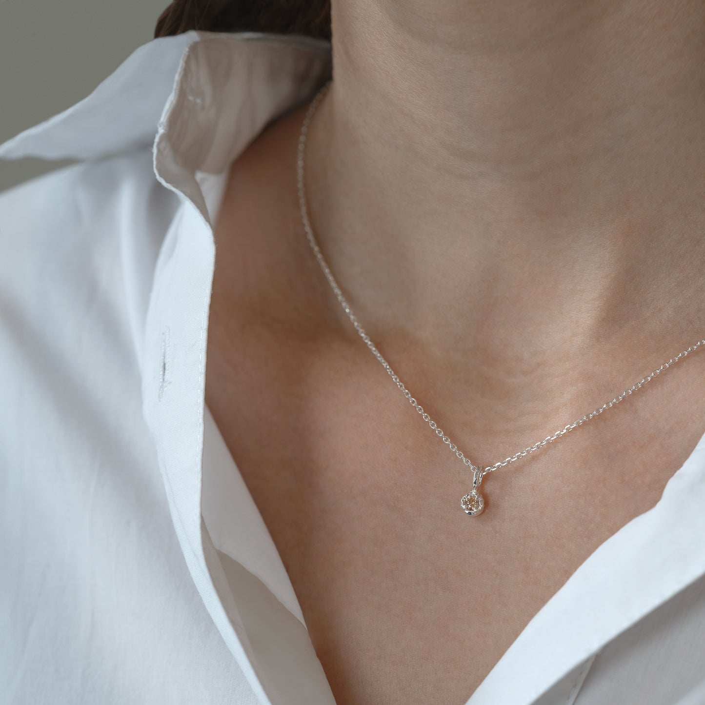 Lola mini charm pendant handcraftedcph silver gold plated sølv forgyldt vedhæng halskæde necklace organic crystal handcrafted handmade texture