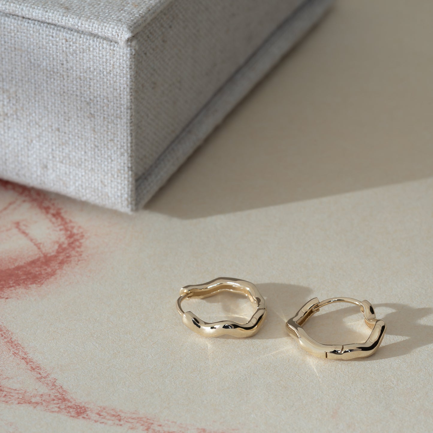 hoops øreringe solid gold guld 9k organic shape wavy organisk