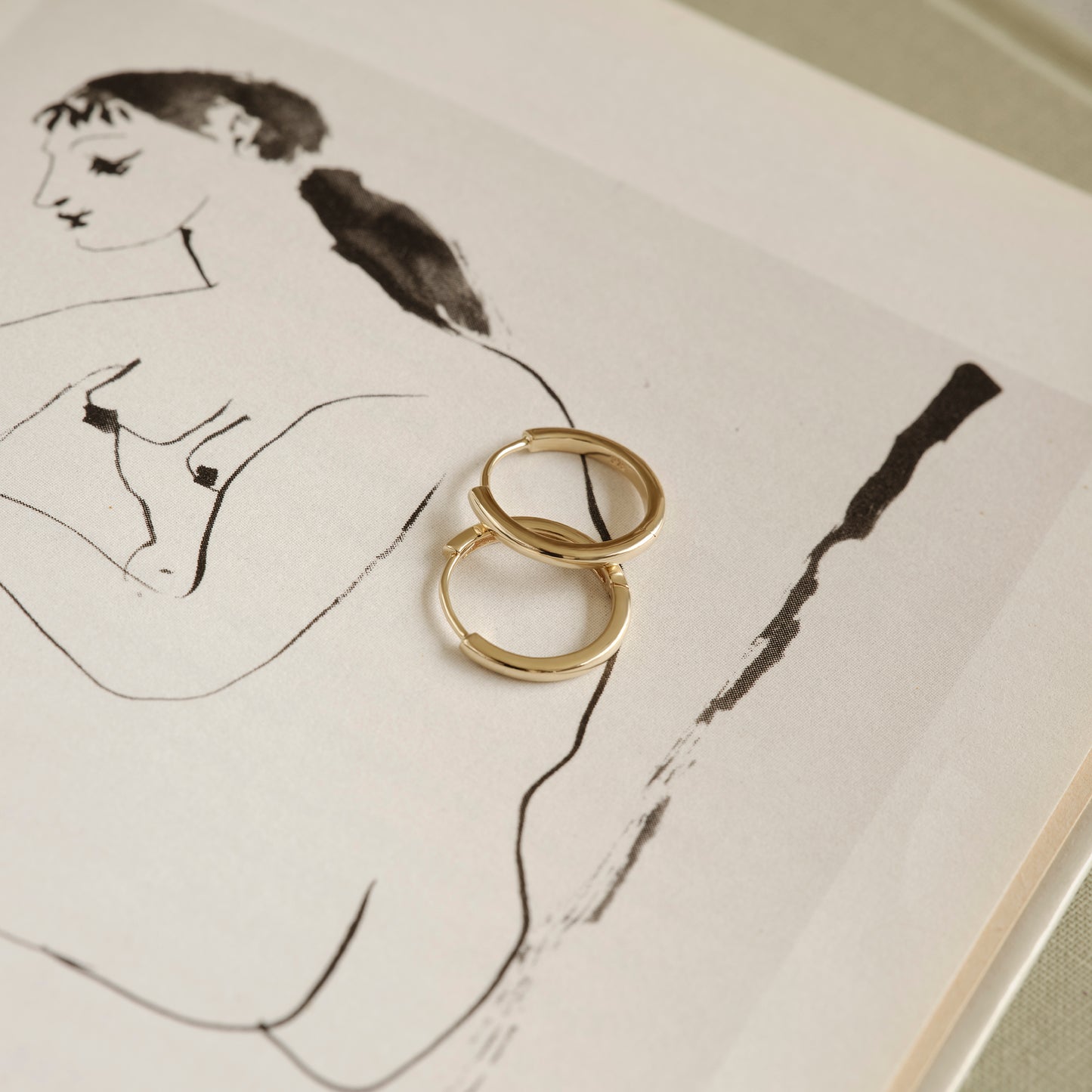 10mm Olivia creoles hoops solid gold 9k massiv guld øreringe huggie click closure handcraftedcph danish design minimal