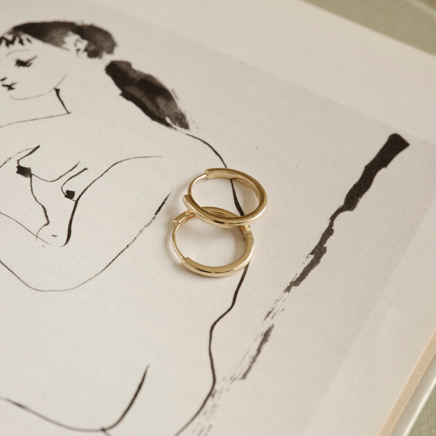 Handcraftedcph 15mm Olivia creoles hoops solid gold 9k massiv guld øreringe huggie click closure handcrafted  handmade simple timeless classic danish design