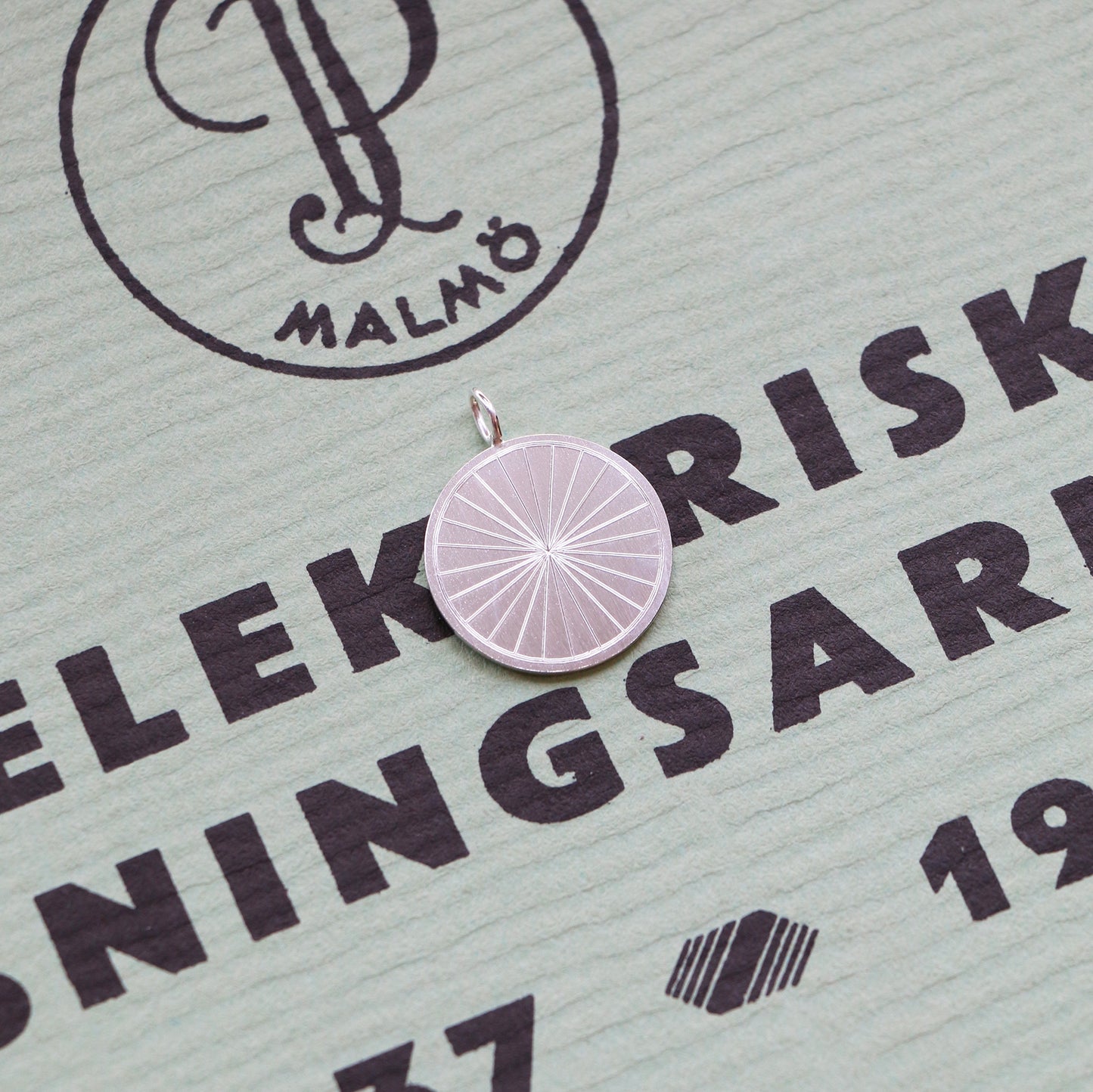 Spoke Pendant