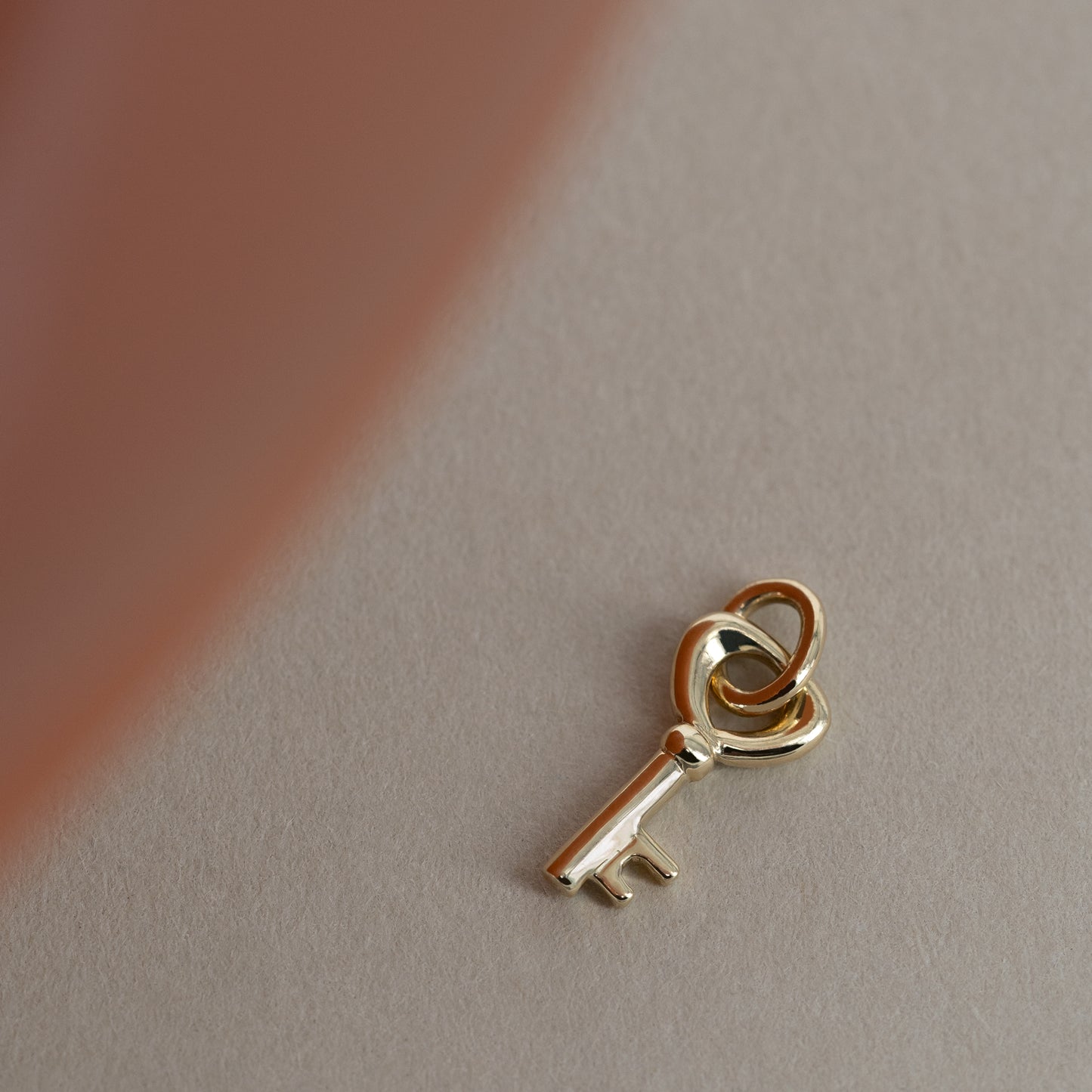 Key Charm 375 9k solid gold massivt guld pendant vedhæng nøgle HandcraftedCPH handcrafted Copenhagen handmade Danish design friendship venskab bff symbol petit cute