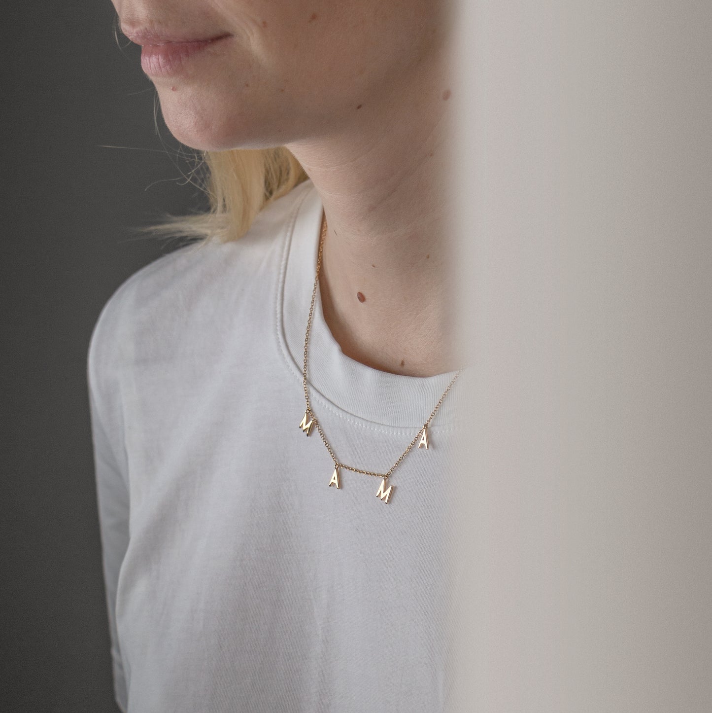 Mama necklace handcraftedcph mor halskæde letter thin diamond cut cable chain letter bogstav mama handmade danish design sølv forgyldt silver 18k gold plated handcrafted