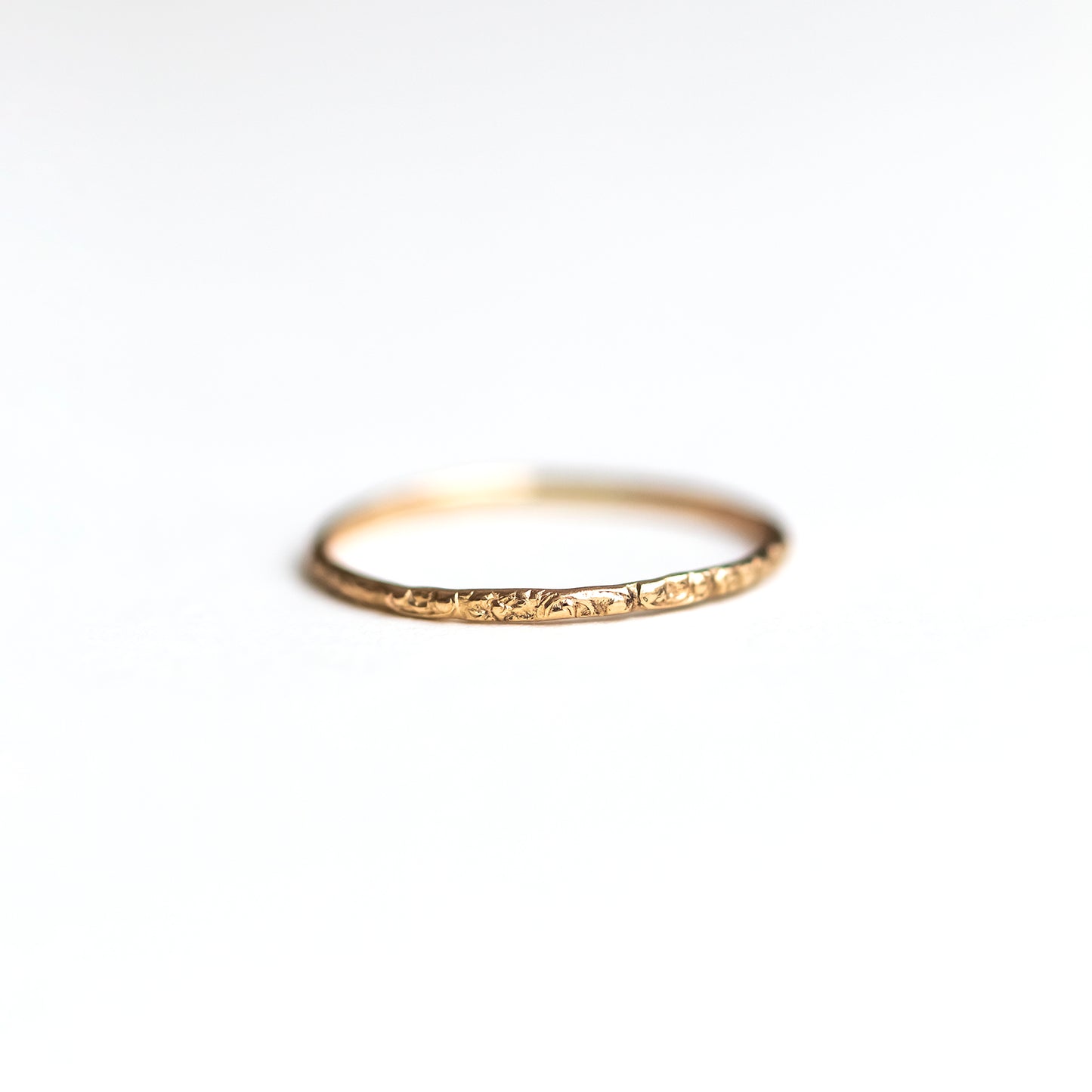 Mazy ring handcraftedcph organic texture slim stack ring handmade handcrafted made in denmark copenhagen guldring smal 14k gold 14kt guld