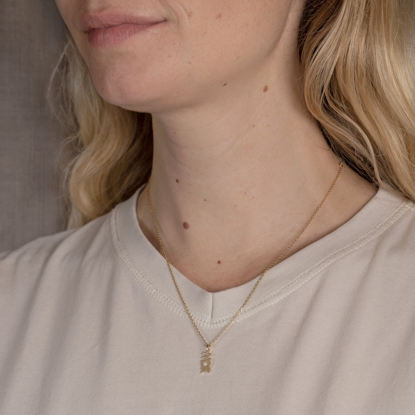 Mor Charm 375 9k solid gold massivt guld pendant vedhæng mom mama HandcraftedCPH handcrafted Copenhagen handmade Danish design small statement personal