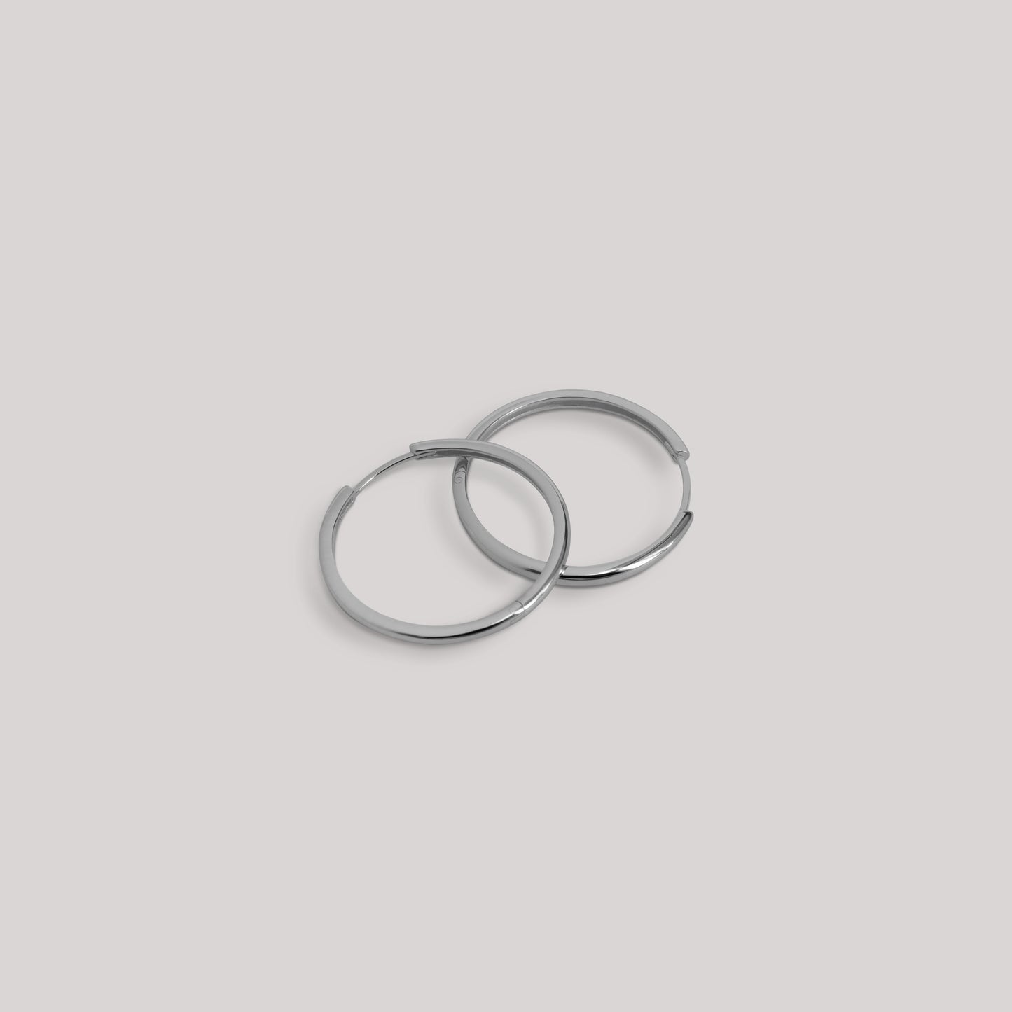 Nova creoles 30mm handcraftedcph classic hoops øreringe kreoler 30 mm sterling silver 18k gold plated sølv forgyldt øreringe handcrafted simple minimal classsy ørering kreol
