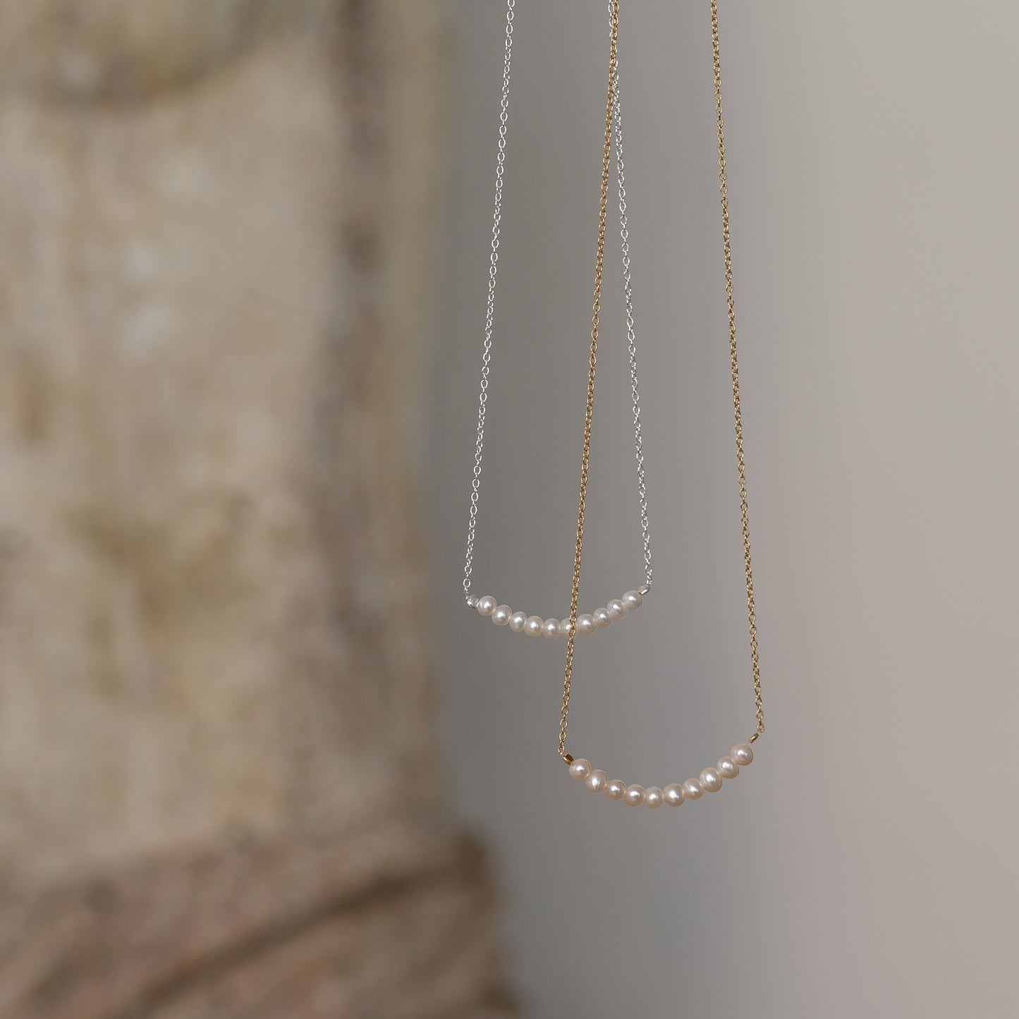 Petra necklace halskæde adjustable diamond cut faceteret slim chain perler pearls handmade copenhagen danish design natural pearls handcraftedcph sølv silver 18k gold plated forgyldt freshwater pearls ferskvandsperler copenhagen summer pearls