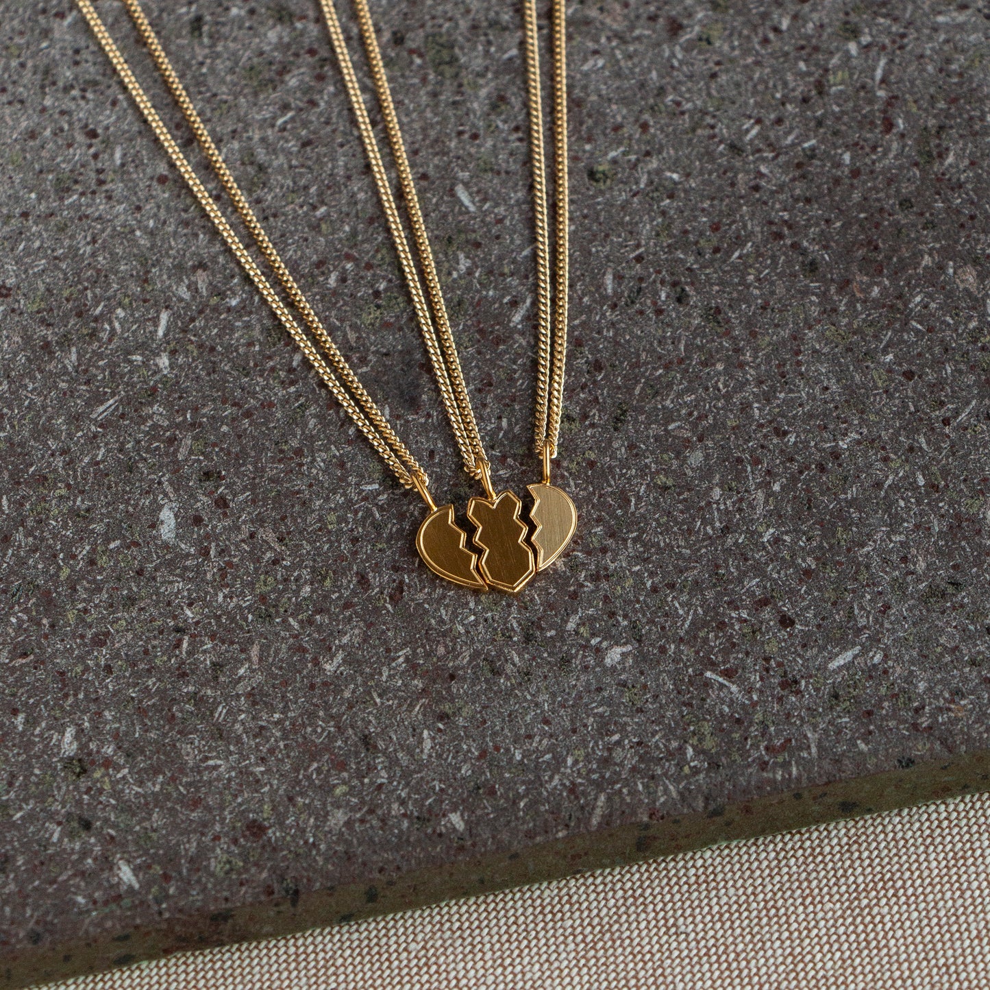 threesplitheart pendant gold plated pendant sterling silver forgyldt sølv vedhæng med hjerte.jpg