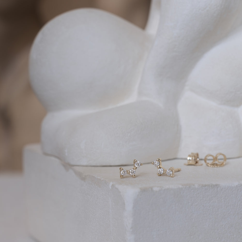 Luisa ear studs ørestikker øreringe 9k 375 guld solid gold feminine feminin diamond diamant dainty intricate classic klassisk simple simpel modern timeless elegant handcraftedcph handcrafted jewelry copenhagen handmade danish design contemporary