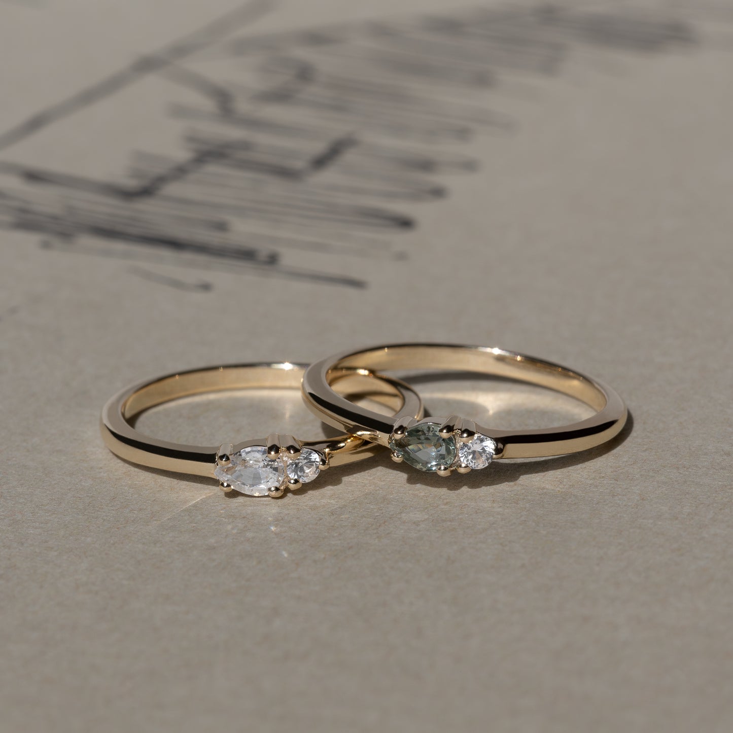 Alma ring 375 guld solid gold sten stone safir sapphire white hvid feminine classic klassisk simple simpel modern timeless handcraftedcph handcrafted jewelry copenhagen handmade danish design contemporary