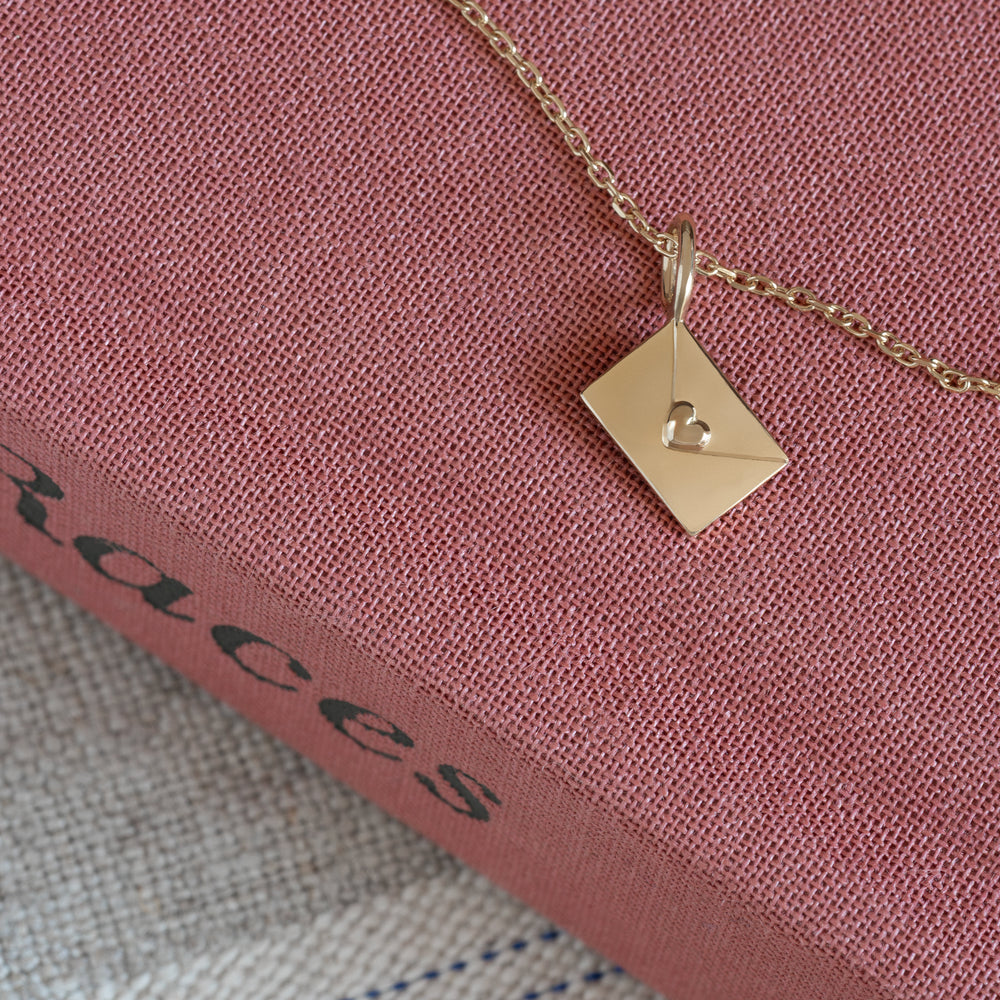 Cécile Envelope Charm pendant 375 9k solid gold massivt guld pendant brev konvolut gravering engraving engraved vedhæng besked message HandcraftedCPH handcrafted Copenhagen handmade Danish design  symbol petit cute polished glat