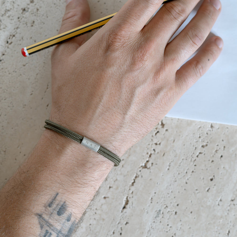 Cyrus paradors bracelet armbånd  925 silver sølv forgyldt 18k gold plated shiny plate plade snor gravering personlig personal personalizable maskulin masculine mænd men sommer summer chunky classic klassisk simple simpel modern timeless elegant handcraftedcph handcrafted jewelry copenhagen handmade danish design contemporary mix match