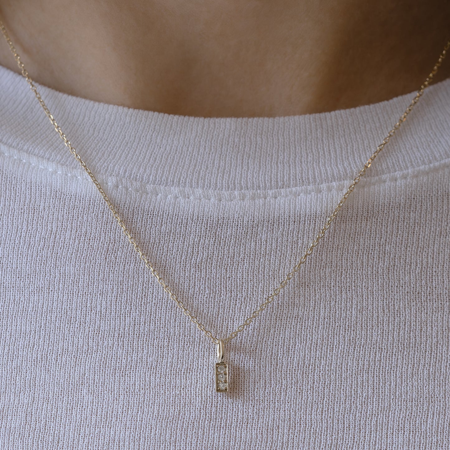 Eleanor diamond charm 375 9k solid gold massivt guld vedhæng halskæde pendant HandcraftedCPH handcrafted handmade Copenhagen Danish design dainty cute feminine feminin slim diamond cut kæde classic elegant 