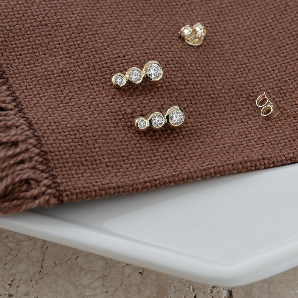 Elle Moissanite Ear Studs 375 9k solid gold massivt guld ørestikker earrings bezel rørfatning sten gemstones ædelsten HandcraftedCPH handcrafted Copenhagen handmade Danish design  petit cute polished glat 