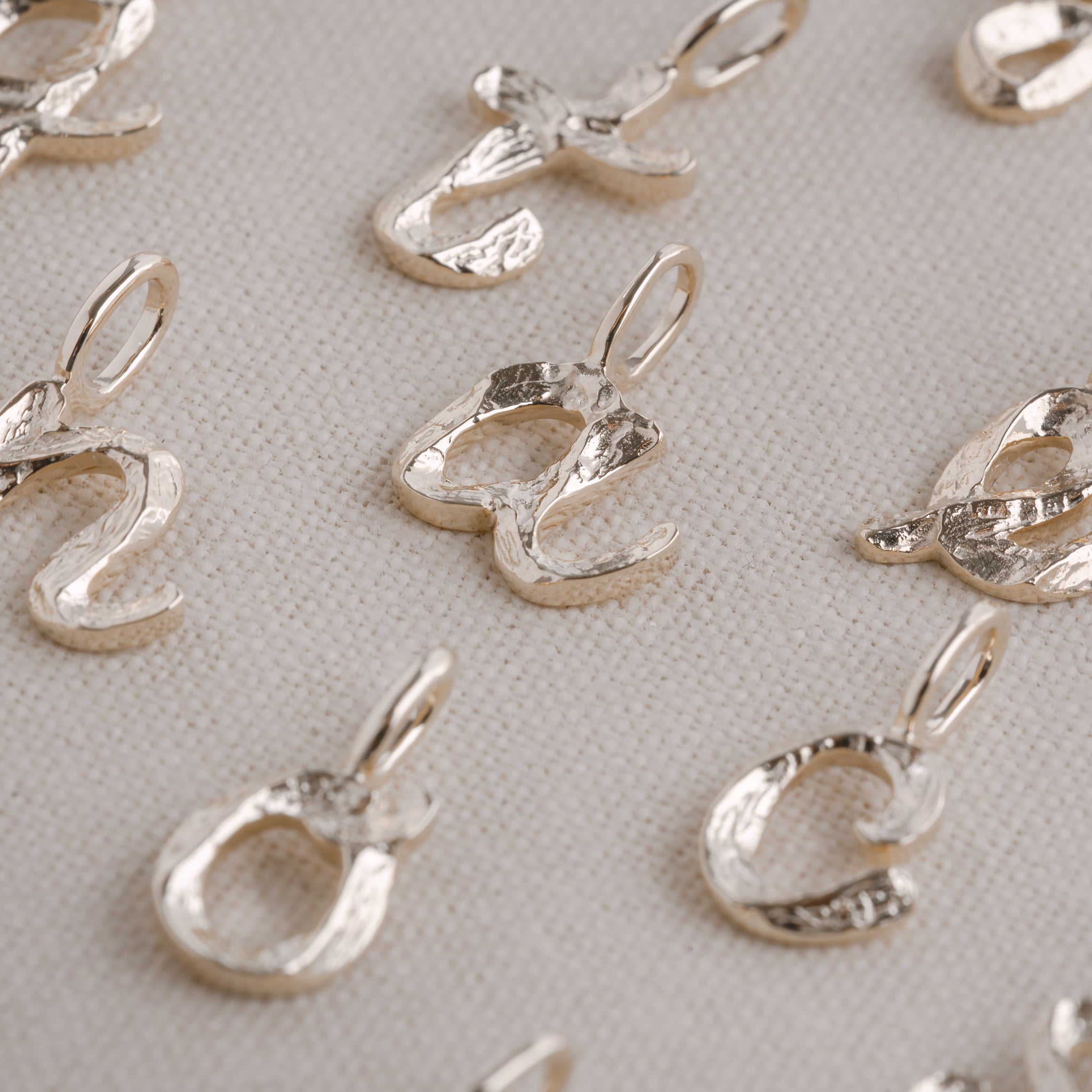 Handwritten Letter Charm - 9k – Handcrafted Cph