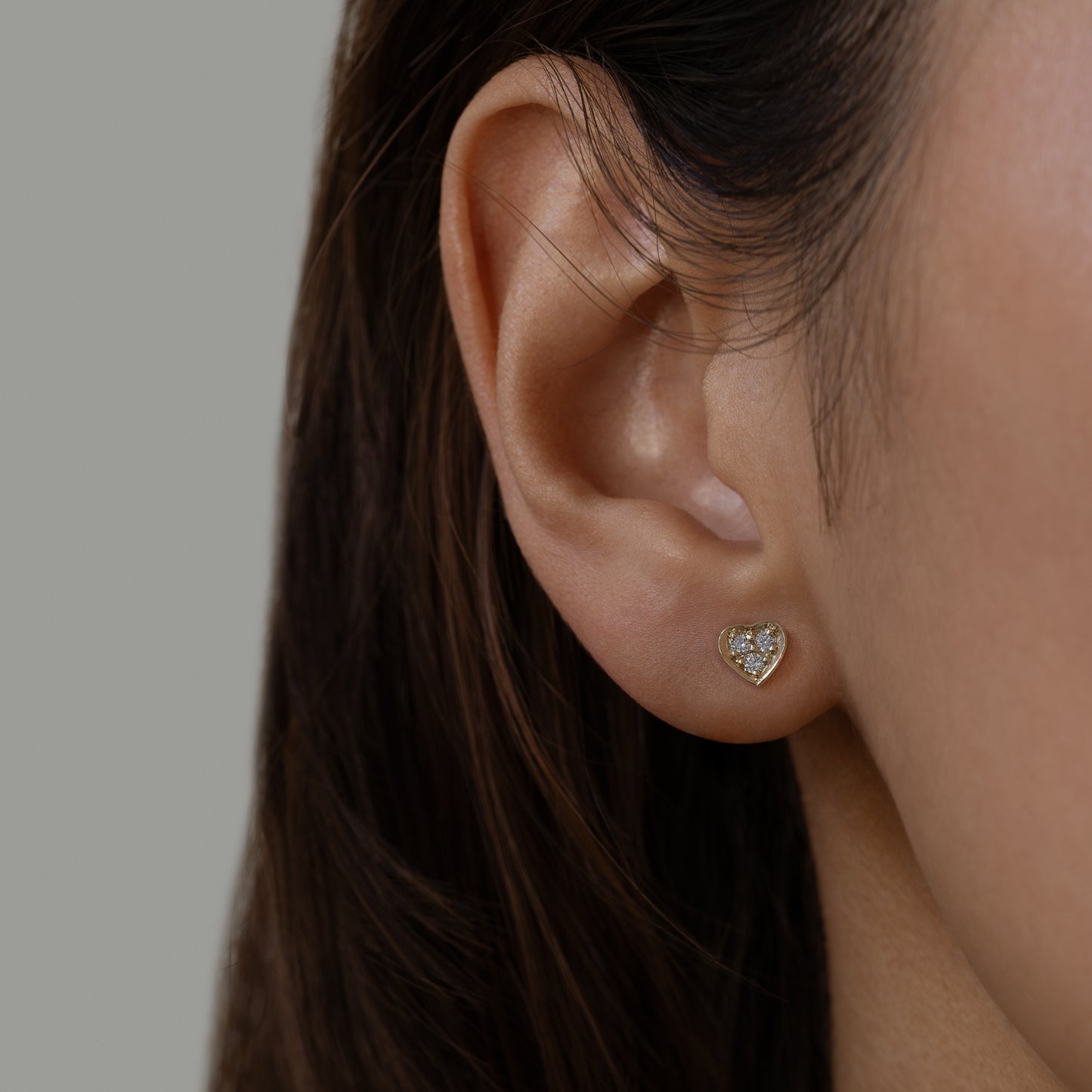 9k gold, 9k guld, guld øreringe, øreringe, ear studs, gold ear studs, lab-diamond, diamanter, hjerte, hjerteformet, heart, heart shaped, gift, gaveide, gave, girly, 