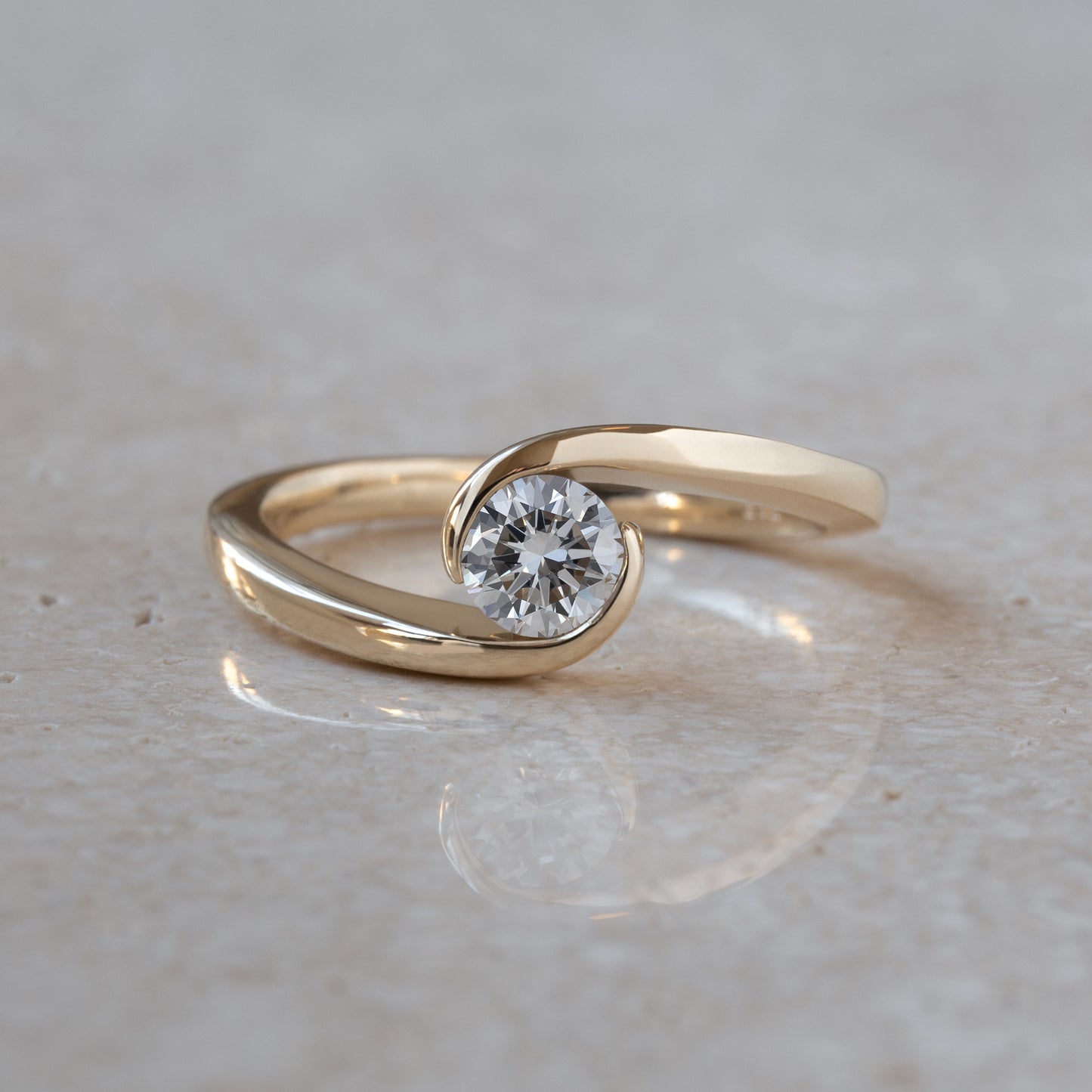 14k gold ring, 14k guld ring, ring, vielsesring, forlovelsesring, forlovelse, bryllup, wedding, engagement, wedding ring, engagement ring, classic design, modern design, lab diamond, diamant, labratorie diamant