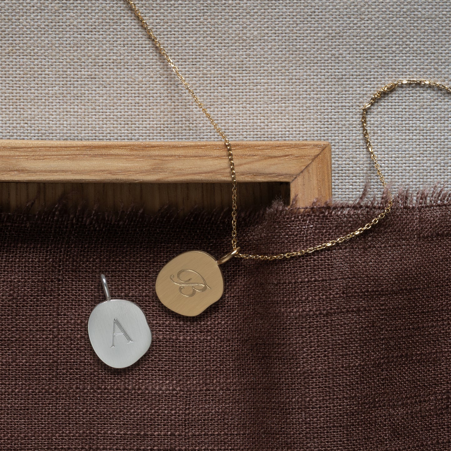 pendant vedhæng necklace halskæde sølv Silver 18k Gold Plated Silver 18k guldbelagt gave gift gaveide giftidea engraving gravering personlig personal konfirmation dåbsgave dåb mors dag mothers day fars dag fathers day 