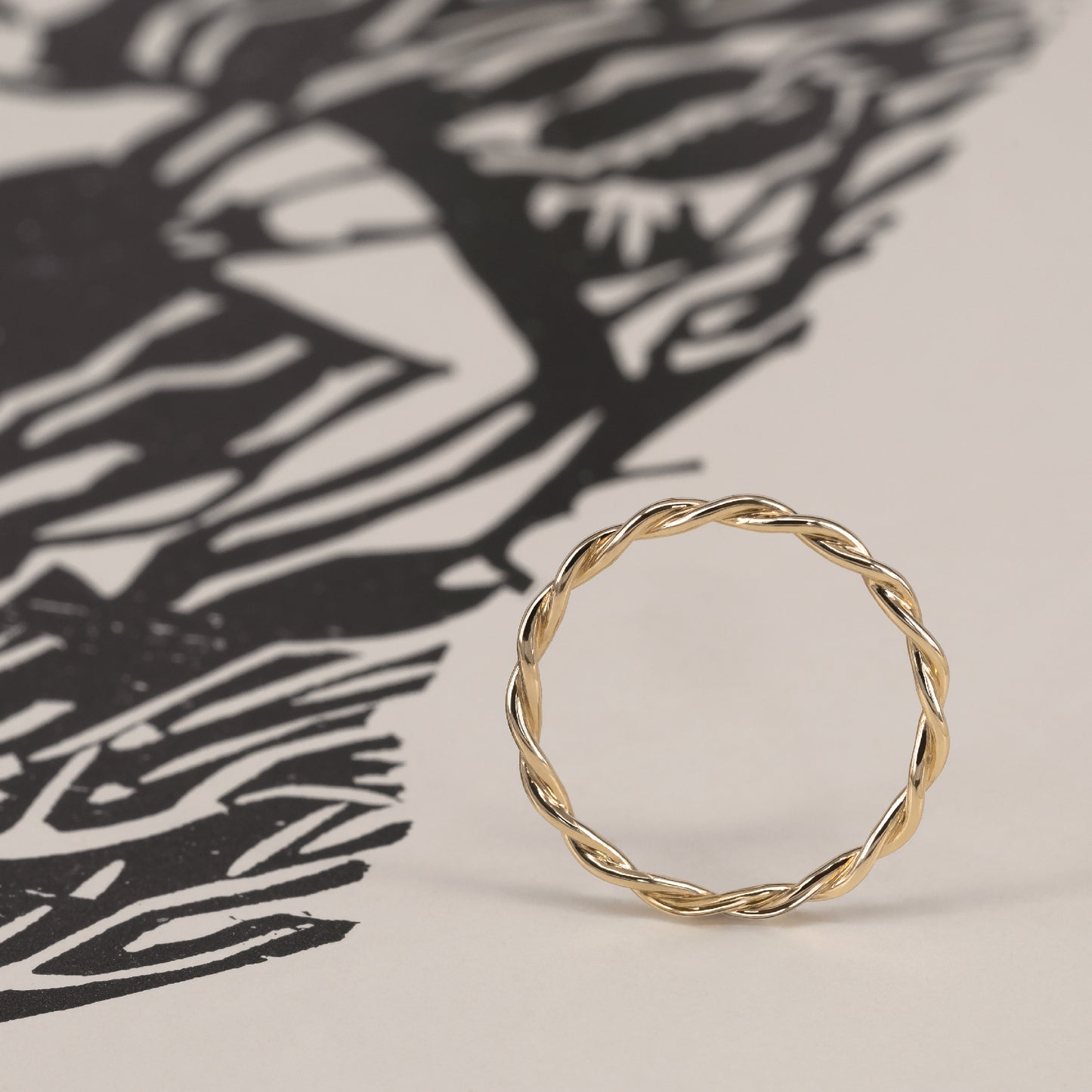 
                  
                    Eve Ring 9k 375 solid gold massivt guld twisted snoet simple classic klassisk minimalistic minimalistisk handmade handcrafted copenhagen handcraftedcph contemporary stacker
                  
                