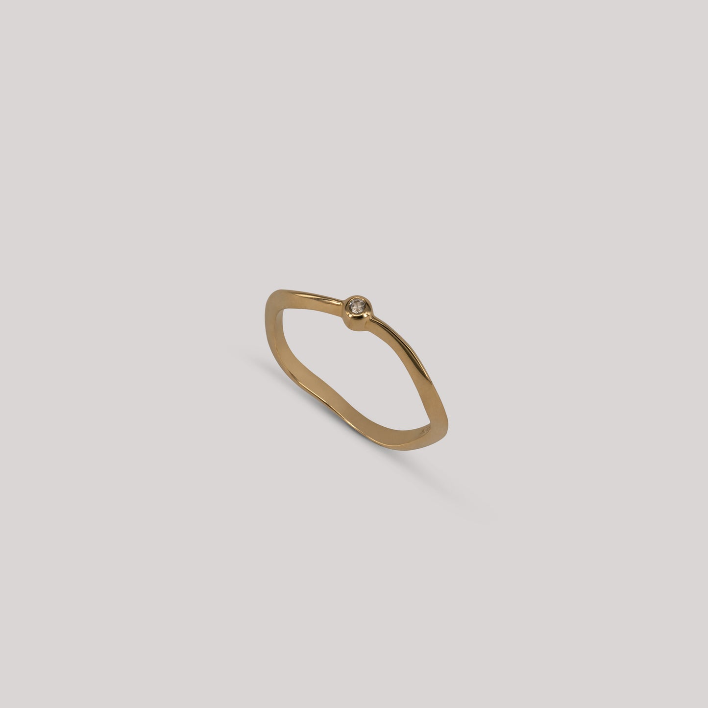 
                  
                    Leylah ring handcraftedcph 9k solid gold massiv guld guldring organic wavy texture polished organic classic simple sapphire safire white handcrafted copenhagen classic minimal
                  
                