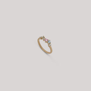 Lulu Cluster Ring 9k 375 solid gold massivt guld pastel sapphire safirer organic engagement classic klassisk elegant minimalistic minimalistisk handmande handcrafted Copenhagen handcraftedcph wedding beautiful