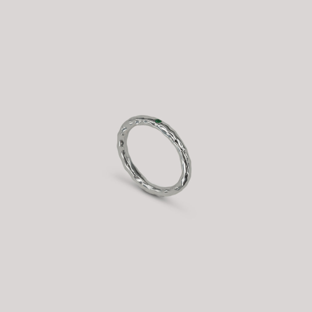 
                  
                    Meadow ring handcraftedcph organic molten textured green crystal silver 18k gold plated sølv sølvring forgyldt danish design handmade simple handcrafted 
                  
                