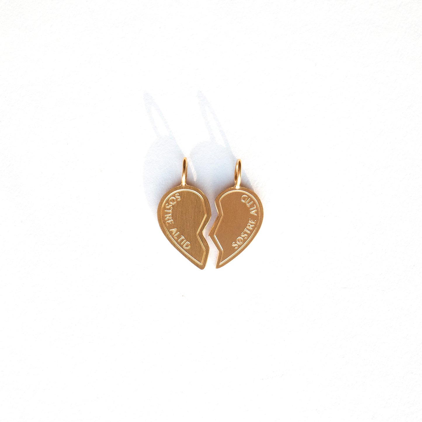 
                  
                    Split Heart Pendants - "Søstre Altid"
                  
                