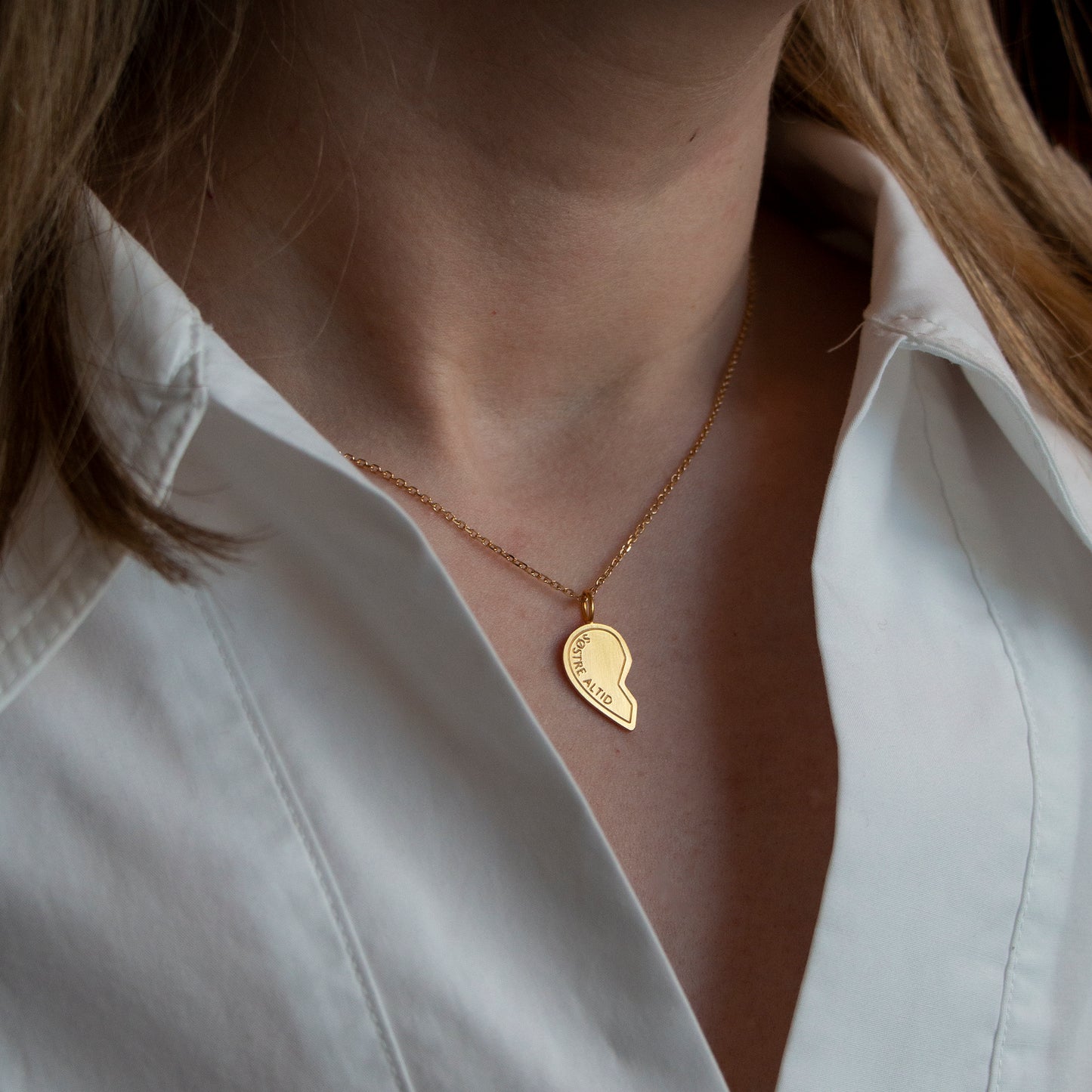 
                  
                    Split Heart Pendants - "Søstre Altid"
                  
                