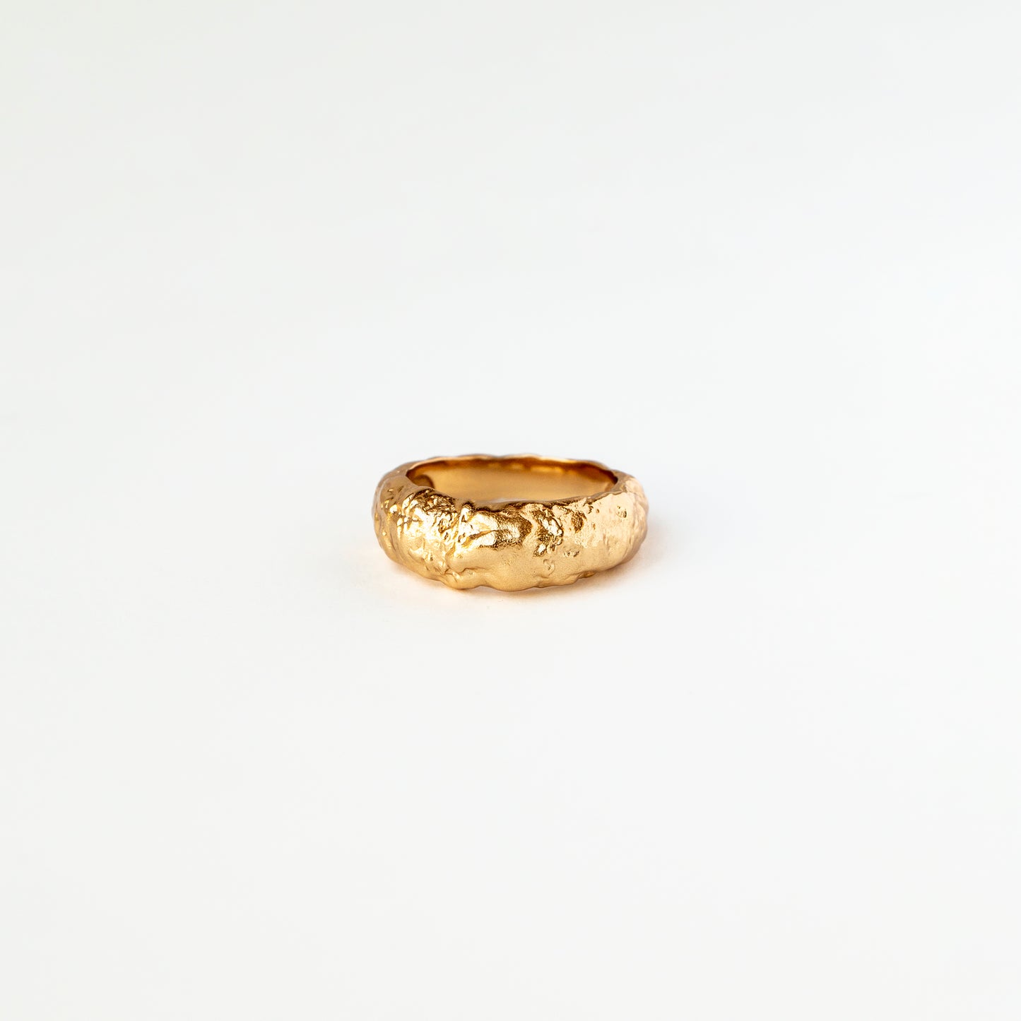 ada dome ring molten melted organic cast ring silver 18k gold plated sølv forgyldt organisk smeltet støbt ring håndlavet handmade handcraftedcph danish design.