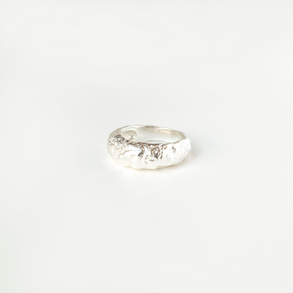 
                      
                        ada dome ring molten melted organic cast ring silver 18k gold plated sølv forgyldt organisk smeltet støbt ring håndlavet handmade handcraftedcph danish design.
                      
                    