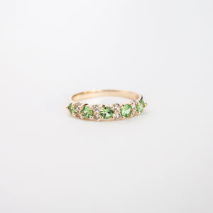 anastasia ring 9k solid gold ring massiv guldring green tsavorite white sapphire safir handcraftedcph