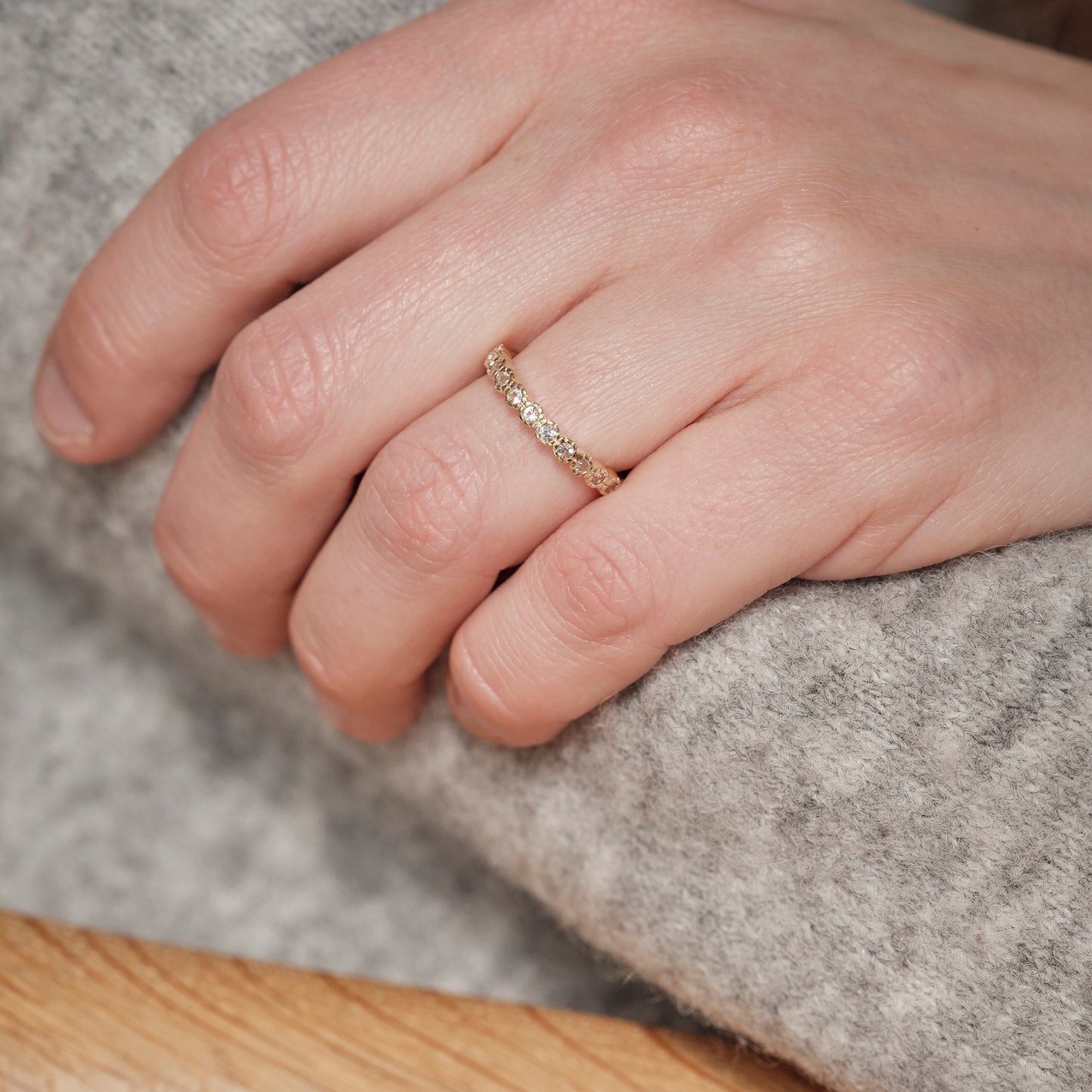 
                  
                    sapphire eternity ring safir alliancering 9k massiv guld solid gold handmade simple handcraftedcph white simple
                  
                